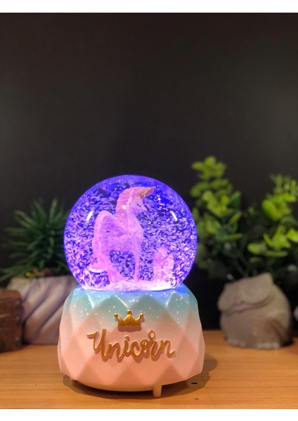 Çiko Toys Unicorn Kanatlı Atlı Büyük Boy Kar Küresi Kendinden Püskürtmeli Işıklı ve Müzikli Pilli modelleri