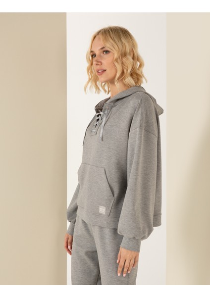 Kadın Gri Melanj Oversize Kapüşonlu Sweatshirt 50253518-VR086