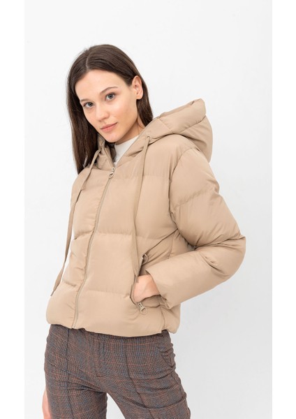Kadın Kapüşonlu Cepli Kısa Şişme Mont 2112 fiyatları