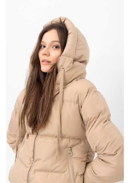 Kadın Kapüşonlu Cepli Kısa Şişme Mont 2112 fırsatları