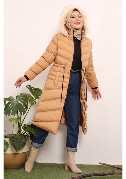 Camel Kadın Modest Kapüşonlu Bel Büzgülü Cepli Tesettür Şişme Mont