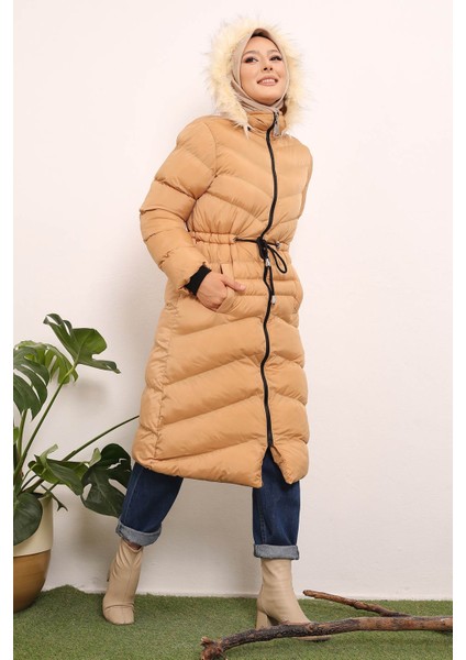 Camel Kadın Modest Kapüşonlu Bel Büzgülü Cepli Tesettür Şişme Mont