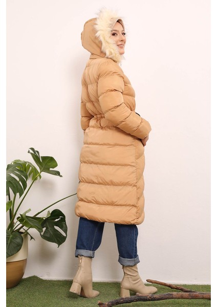 Camel Kadın Modest Kapüşonlu Bel Büzgülü Cepli Tesettür Şişme Mont