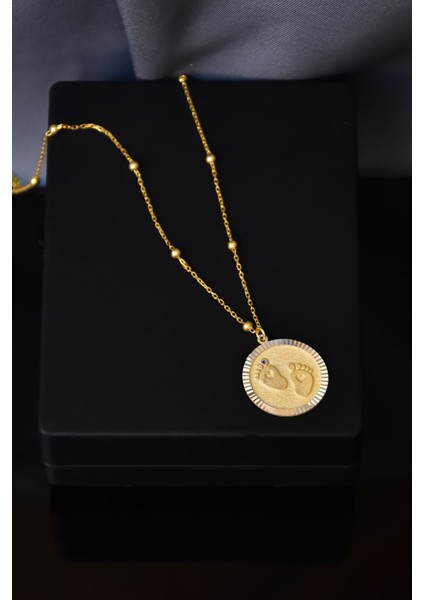 925 Ayar Gümüş Gold Kaplama Top Zincirli Mor Taşlı Bebek Ayak İzi Plaka Kolye