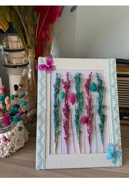 Kuru Çiçeklerle Hazırlanmış Çerçeve fırsatları