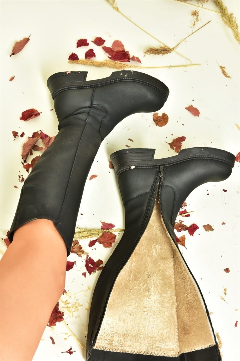 Fox Shoes Siyah Alçak Topuklu Kadın Çizme Suni Deri Düz Topuklu Konforlu Tasarım