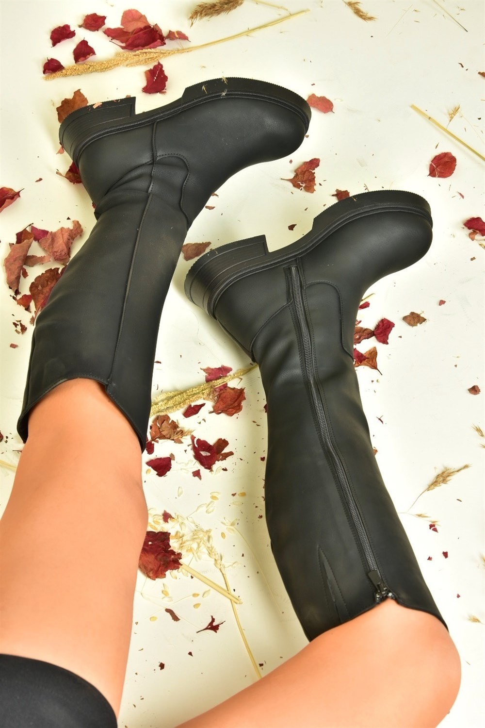 Fox Shoes Siyah Alçak Topuklu Kadın Çizme Suni Deri Düz Topuklu Konforlu Tasarım görsel 3