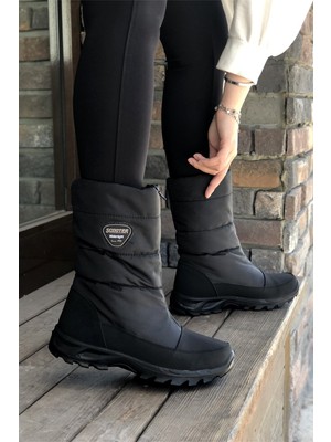 Scooter Su Geçirmez Siyah Kadın Kar Botu Z5547TS Dış Materyal ile Şık Görünüm Sunar