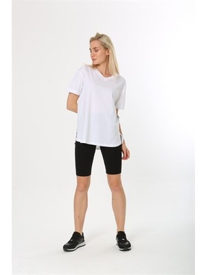 Vesdonna Yan Yırtmaçlı Arkası Uzun Kol ve Yaka Ribanalı Oversize T-Shirt Beyaz