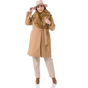 Disentis Modest Büyük Beden Yakası Kürklü Yandan Cepli Kuşaklı Astarlı Bej Rengi Kaşe Kaban