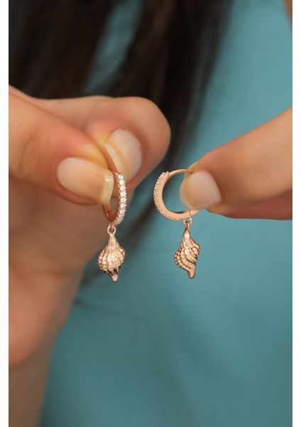 925 Ayar Gümüş Zirkon Taşlı Deniz Kabuğu Küpe