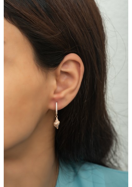 925 Ayar Gümüş Zirkon Taşlı Deniz Kabuğu Küpe fiyatları