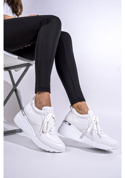 Beyaz Dolgu Topuklu Sneaker Bağcıklı Spor Ayakkabı - Pily