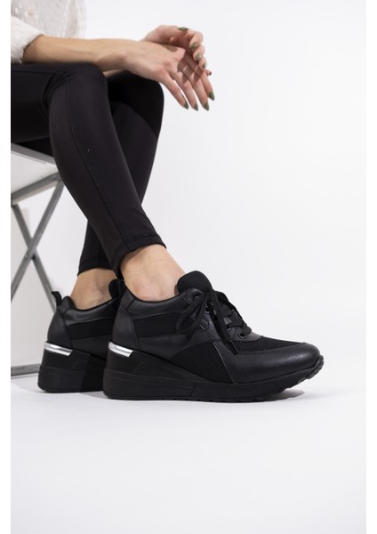 Siyah Fileli Dolgu Topuklu Sneaker Bağcıklı Spor Ayakkabı - Pily