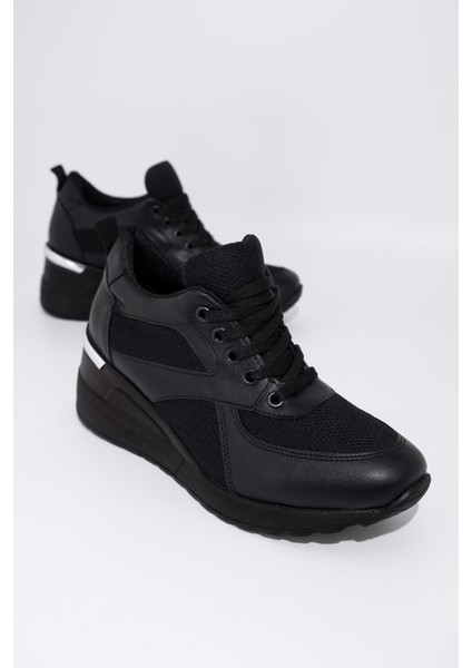 Siyah Fileli Dolgu Topuklu Sneaker Bağcıklı Spor Ayakkabı - Pily