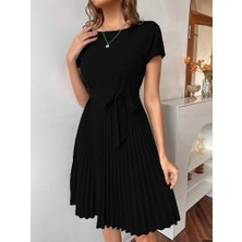 Rengamoda Eteği Pileli Beli Kuşaklı  Krep Kumaş Elbise (Renk Seçenekli)