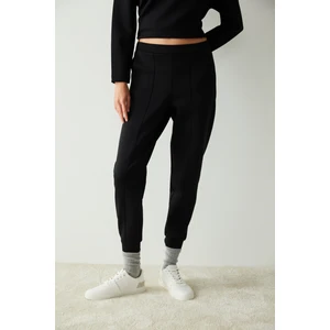 Siyah Cep Detaylı Jogger Pantolon