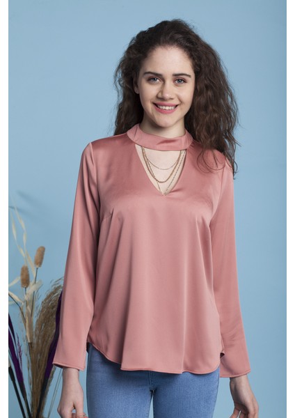 Pembe Pencere Detaylı Saten Bluz