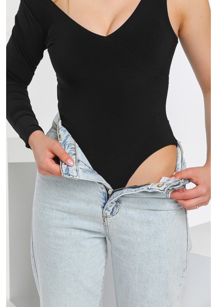 Siyah V Yaka Kol Detaylı Çıtçıtlı Body