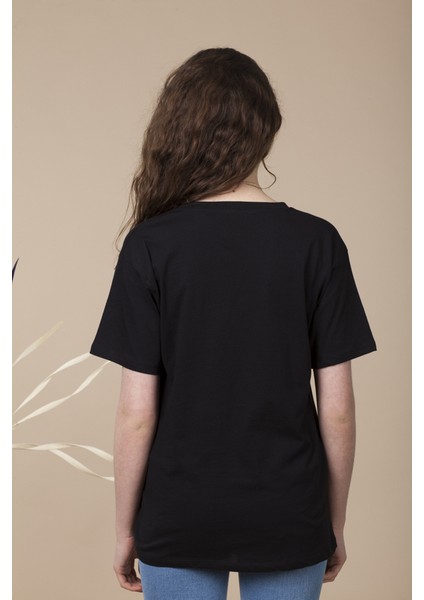 Siyah V Yaka Tshirt fırsatları