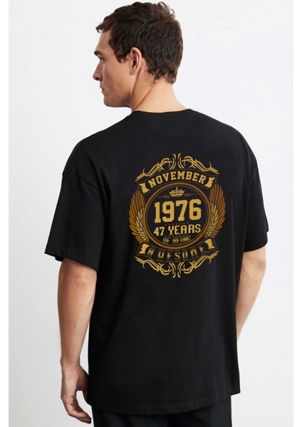Vintage Gold Awesome Series November 1976 Siyah Ön Arka Oversize Tshirt fiyatları