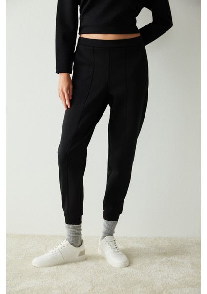 Siyah Cep Detaylı Jogger Pantolon
