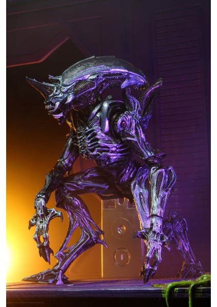Alien: Ultimate Rhino Alien (Kenner Tribute) Version 2 Koleksiyon Figürü indirimleri