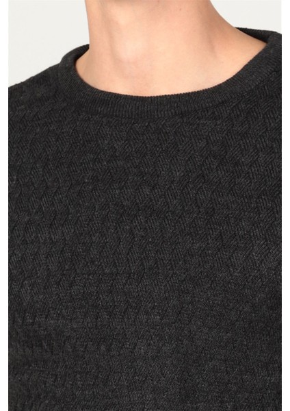 Slim Fit Dar Kesim Bisiklet Yaka Kendinden Desenli Erkek Kazak modelleri