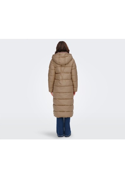 Onlcammie X- Long Quilted Coat Otw Kadın Günlük Mont 15267338-TIGERS-EYE Krem