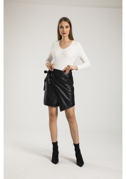 Siyah Kuşaklı Kruvaze Deri Mini Etek fiyatları