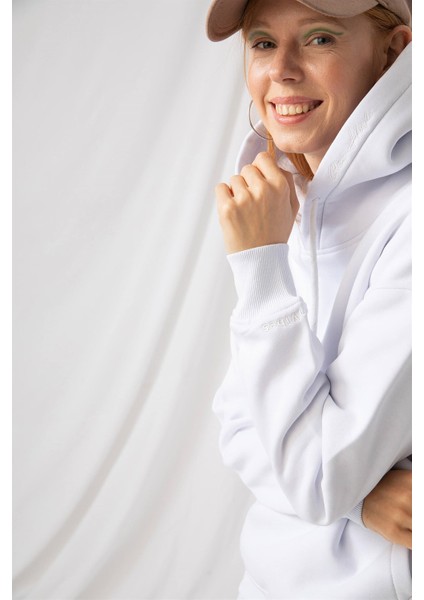 Kadın Stay Oversize Beyaz Hoodie Sweatshirt fiyatları