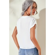 Glamify Fashion V Yaka Kısa Tırnak Kol Standart Rahat Kesim Şık ve Cool Saten Bluz