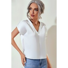 Glamify Fashion V Yaka Kısa Tırnak Kol Standart Rahat Kesim Şık ve Cool Saten Bluz