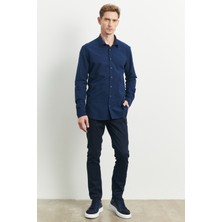 ALTINYILDIZ CLASSICS Erkek Lacivert Slim Fit Dar Kesim Düğmeli Yaka %100 Pamuk Desenli Gömlek