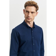 ALTINYILDIZ CLASSICS Erkek Lacivert Slim Fit Dar Kesim Düğmeli Yaka %100 Pamuk Desenli Gömlek