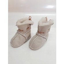 Nazlı Giyim Bebek Bej Kuzu Derisi Bebek Botu + Çorap Hediyeli