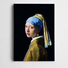 Dekolata Inci Küpeli Kız Kanvas Tablo