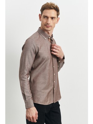 Altınyıldız Classics Erkek Vizon Slim Fit Dar Kesim Pamuklu Gizli Düğmeli Yaka Uzun Kollu Oxford Gömlek