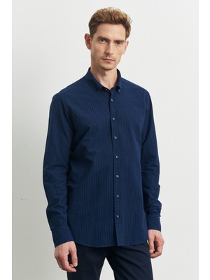 ALTINYILDIZ CLASSICS Erkek Lacivert Slim Fit Dar Kesim Düğmeli Yaka %100 Pamuk Desenli Gömlek