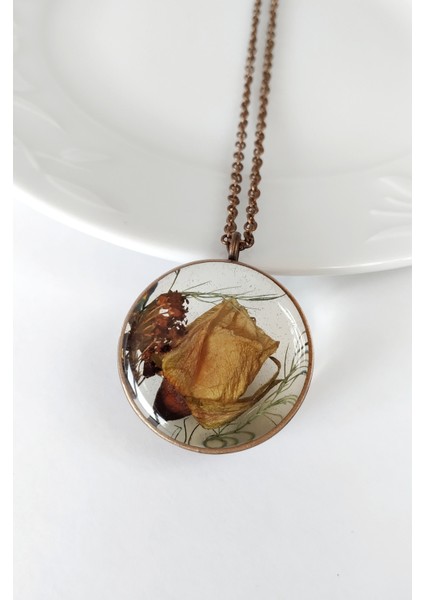 Özel Tasarım El Yapımı Beyaz Gül Epoksi Terrarium Kolye