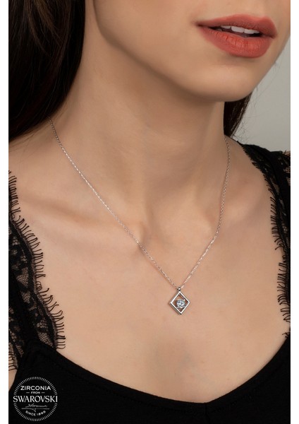 Taşlı Gümüş Dörtgen Bayan Kolye fiyatları