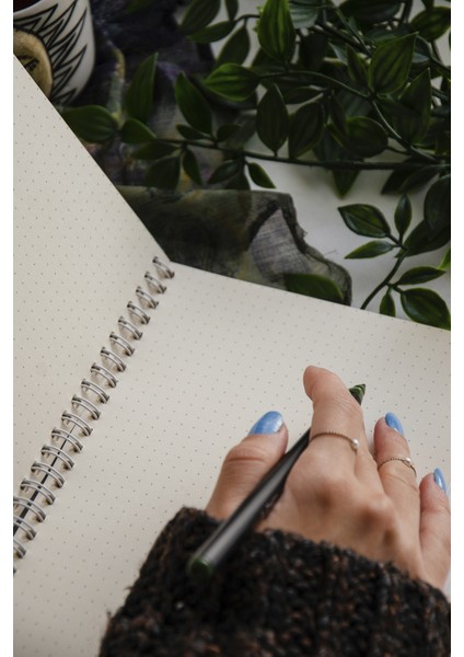 Sert Kapak Spiralli Noktalı Defter - Bullet Journal