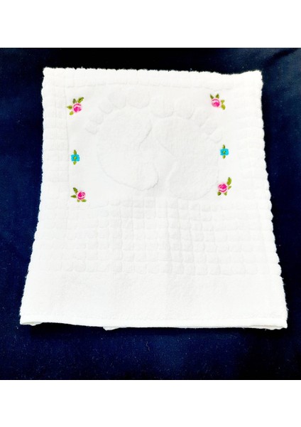sun Tekstilden Pamuklu Nakışlı Ayak Havlusu 50 x 70