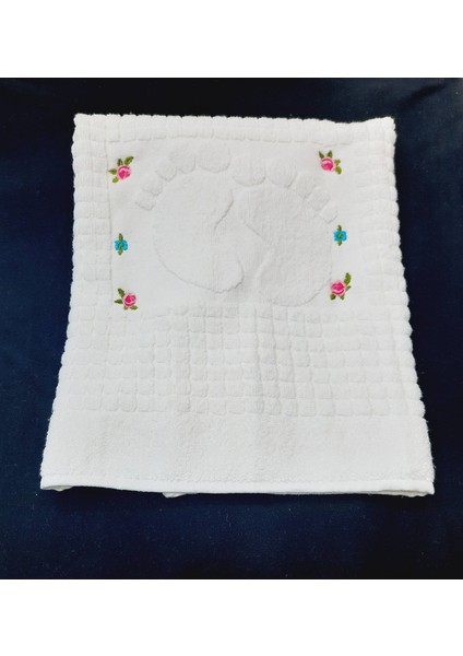 sun Tekstilden Pamuklu Nakışlı Ayak Havlusu 50 x 70