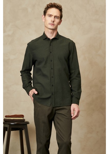 ALTINYILDIZ CLASSICS Erkek Haki Slim Fit Dar Kesim Italyan Yaka %100 Pamuk Gofre Gömlek