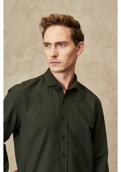 ALTINYILDIZ CLASSICS Erkek Haki Slim Fit Dar Kesim Italyan Yaka %100 Pamuk Gofre Gömlek