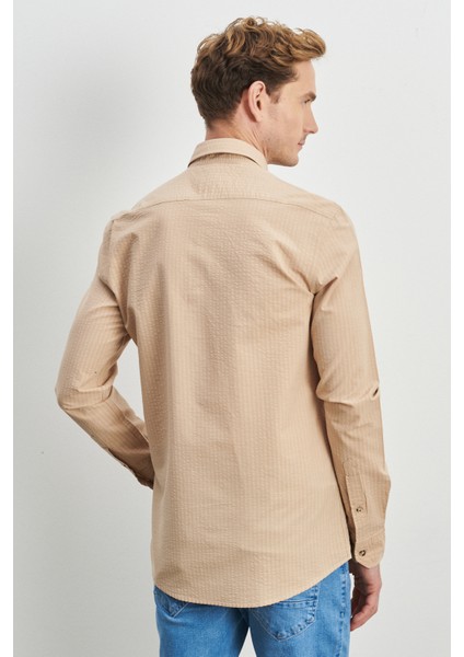 ALTINYILDIZ CLASSICS Erkek Bej Slim Fit Dar Kesim Düğmeli Yaka %100 Pamuk Desenli Gömlek