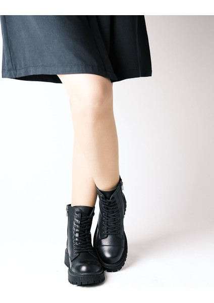 Deri Kadın Bot