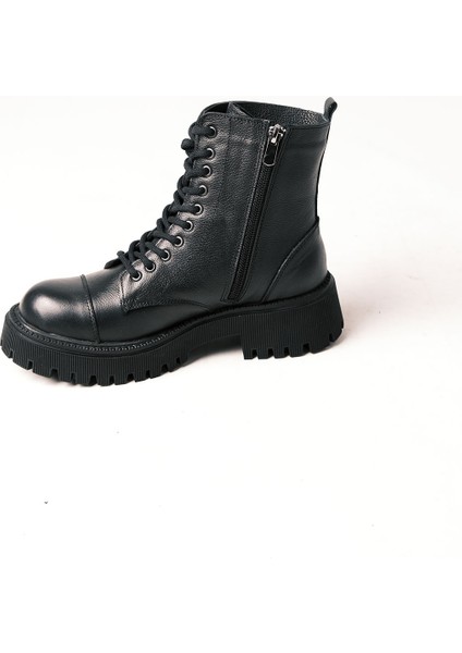 Deri Kadın Bot modelleri