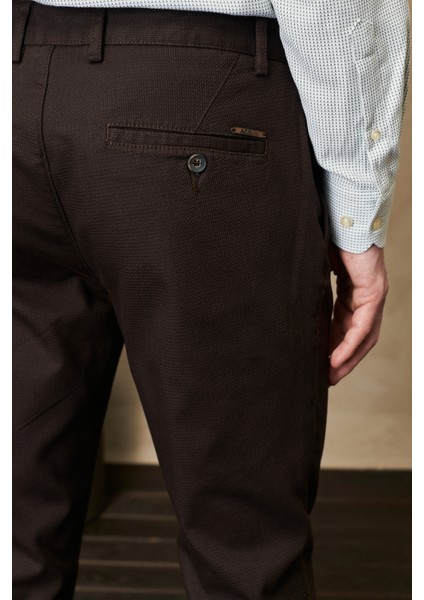 ALTINYILDIZ CLASSICS Erkek Kahverengi Slim Fit Dar Kesim Armürlü Esnek Casual Pantolon